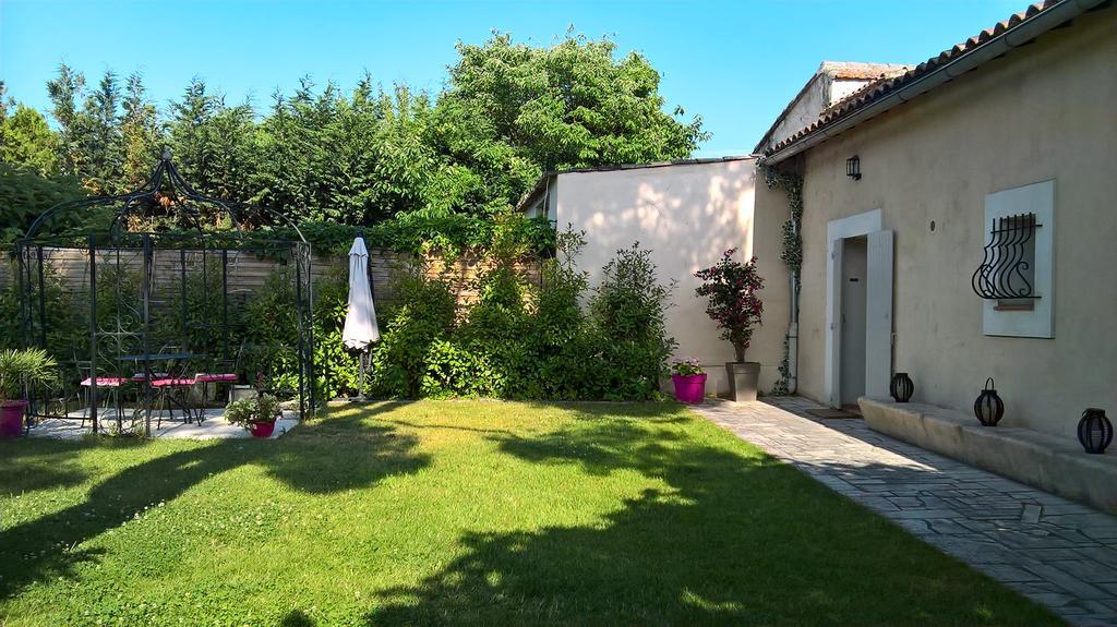 A L'Oree Du Pin Bed & Breakfast Aix-en-Provence Exterior foto